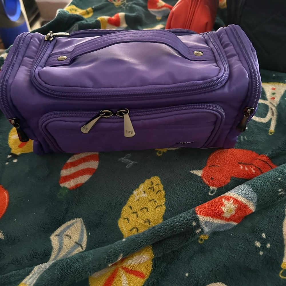 Lug trolley medium in violet